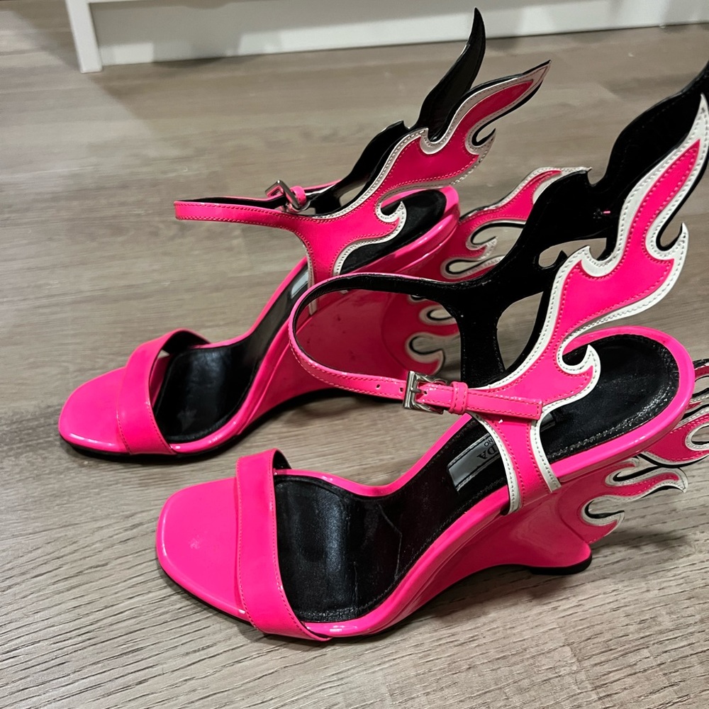 Prada Patent Flame Wedge Heel Sandal Pink / Black 36.5